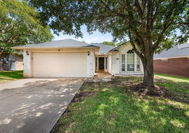 Photo 1 of Single family home for sale at 1711 Beaver Pond Ct, Bryan, TX 77807 | MLS# 68070477 | Listing updated on 2026-03-05