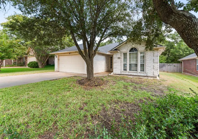 Photo 3 of Single family home for sale at 1711 Beaver Pond Ct, Bryan, TX 77807 | MLS# 68070477 | Listing updated on 2026-03-05