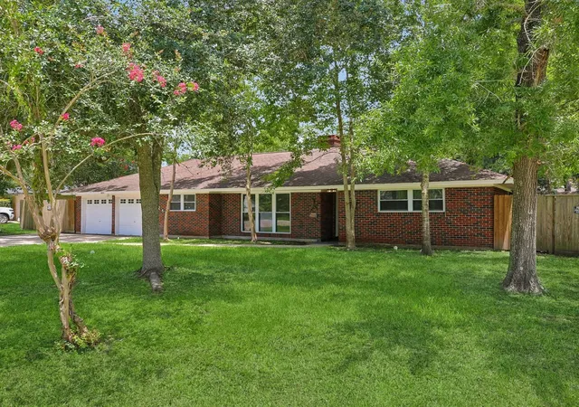 Homes for sale in Dickinson, TX | 2921 Oak Dr, Dickinson, TX 77539 | MLS# 79232305