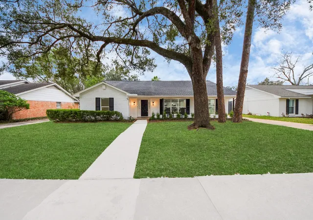 Photo 1 of Single family home for sale at 7819 Pagewood Ln, Houston, TX 77063 | MLS# 51644303 | Listing updated on 2026-08-30