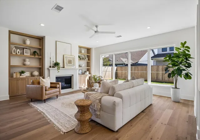 2nd image of 1348 Althea Dr, Houston, TX 77018 | MLS# 38932300