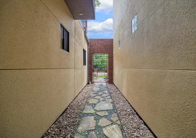 3rd image of 6322 Haskell St #B, Houston, TX 77007 | MLS# 40204476