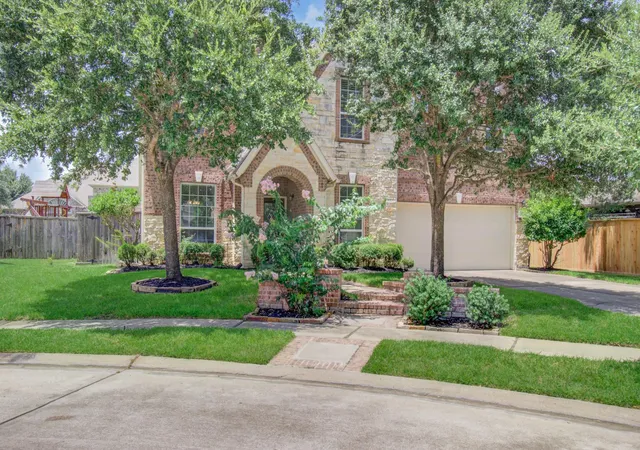 Photo 2 of Single family home for sale at 18018 Channel Hl Dr, Cypress, TX 77433 | MLS# 10678084 | Listing updated on 2026-08-18
