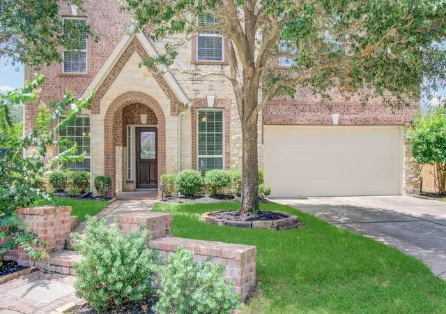 Photo 3 of Single family home for sale at 18018 Channel Hl Dr, Cypress, TX 77433 | MLS# 10678084 | Listing updated on 2026-08-18
