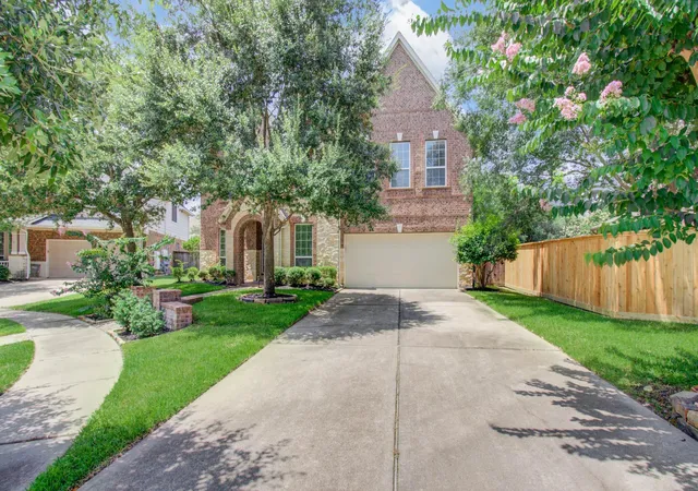 Photo 4 of Single family home for sale at 18018 Channel Hl Dr, Cypress, TX 77433 | MLS# 10678084 | Listing updated on 2026-08-18