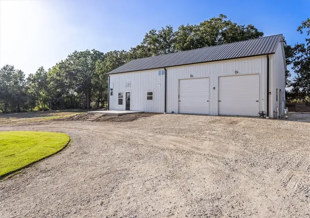 4th image of 1121 Allen Rd, Brenham, TX 77833 | MLS# 80943076
