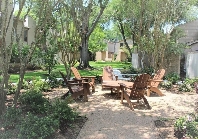 3rd image of 12625 Memorial Dr #127, Houston, TX 77024 | MLS# 45055968