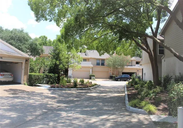 4th image of 12625 Memorial Dr #127, Houston, TX 77024 | MLS# 45055968
