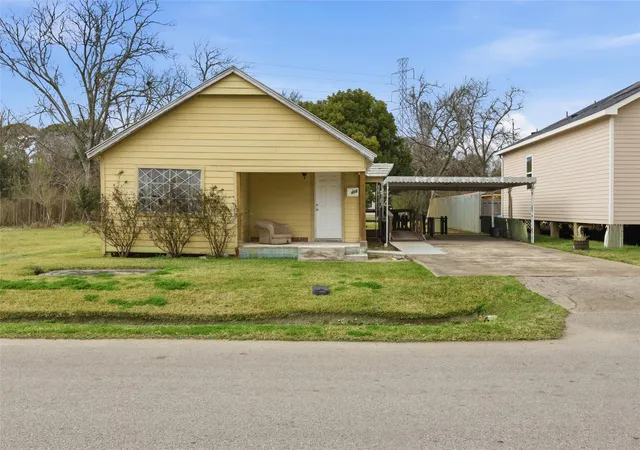 Homes for sale in La Marque, TX | 408 Edgar St, La Marque, TX 77568 | MLS# 82475568