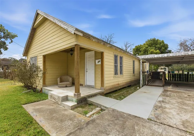 Homes for sale in La Marque, TX | 408 Edgar St, La Marque, TX 77568 | MLS# 82475568