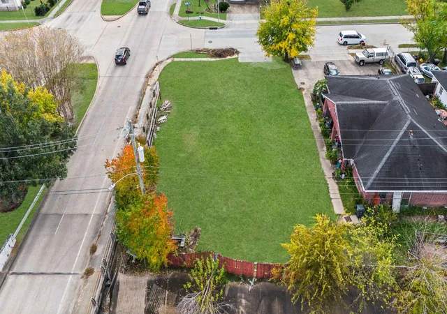1st image of 9402 Derrik Dr Dr, Houston, TX 77080 | MLS# 38693276