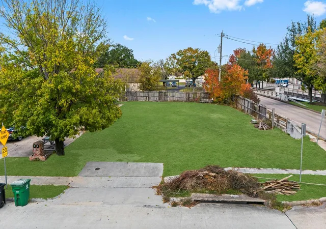 2nd image of 9402 Derrik Dr Dr, Houston, TX 77080 | MLS# 38693276