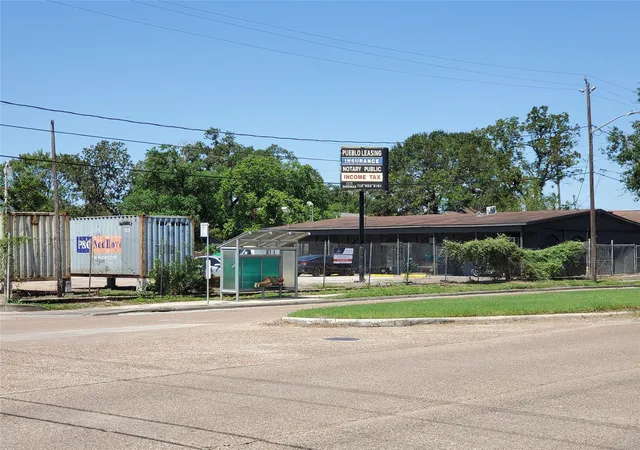 2nd image of 4615 Sherman St, Houston, TX 77011 | MLS# 92592971