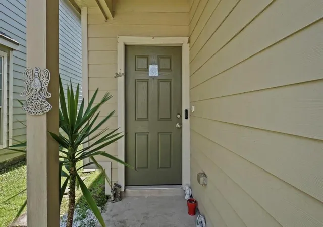 Photo 3 of Townhouse for sale at 13134 Peppergate Ln, Houston, TX 77044 | MLS# 96483583 | Listing updated on 2026-08-26