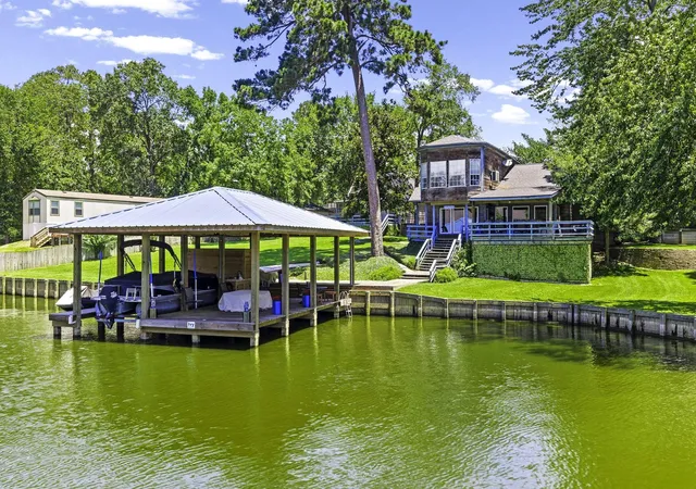 2nd image of 305 Lakeshore Dr, Onalaska, TX 77360 | MLS# 34137181