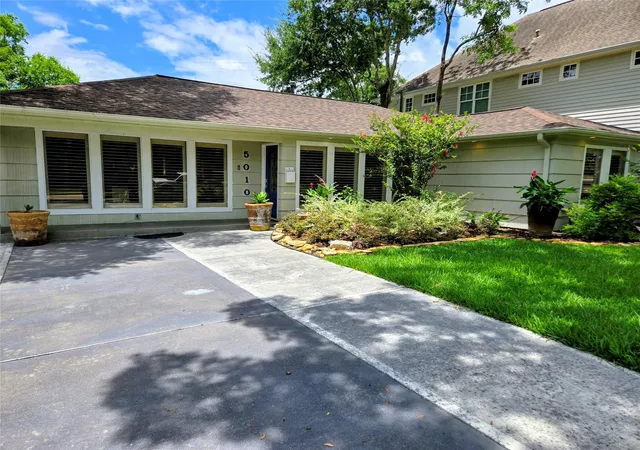 1st image of 5010 Mayfair St, Bellaire, TX 77401 | MLS# 11507133