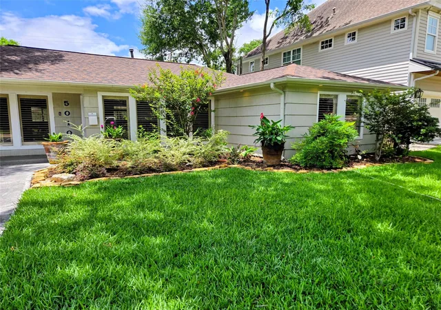 2nd image of 5010 Mayfair St, Bellaire, TX 77401 | MLS# 11507133