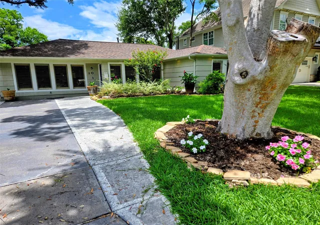 3rd image of 5010 Mayfair St, Bellaire, TX 77401 | MLS# 11507133