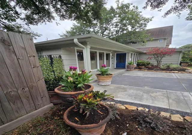 4th image of 5010 Mayfair St, Bellaire, TX 77401 | MLS# 11507133