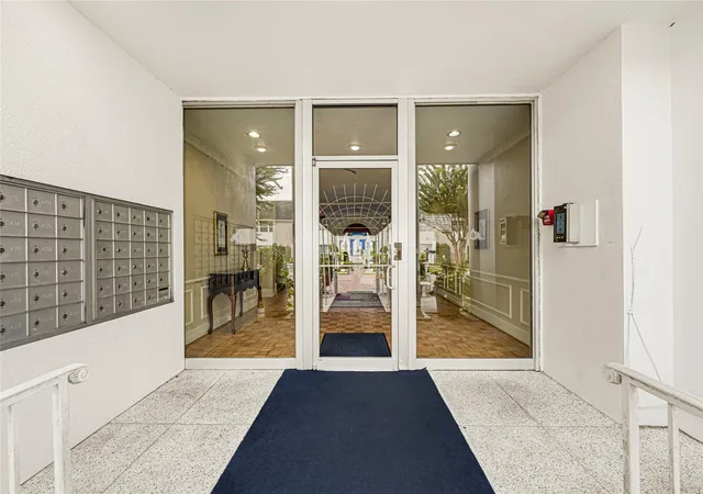 21st image of 2701 Bellefontaine St #B21, Houston, TX 77025 | MLS# 44100876