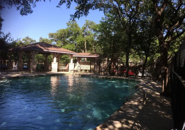 2nd image of 6810 Deatonhill Dr, Austin, TX 78745