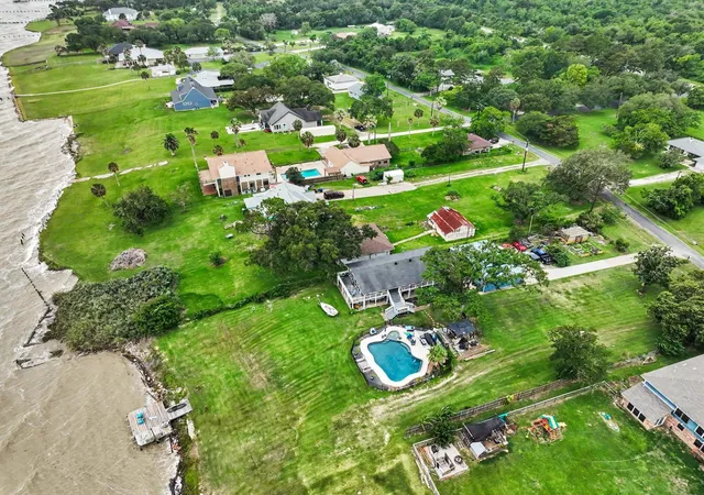 5th image of 10518 Ocean Dr, Beach City, TX 77523 | MLS# 22050401