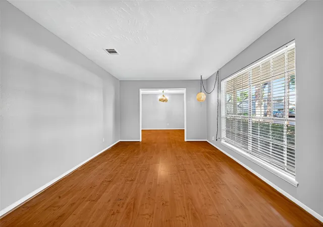 4th image of 9602 S Petersham Dr, Houston, TX 77031 | MLS# 23933821