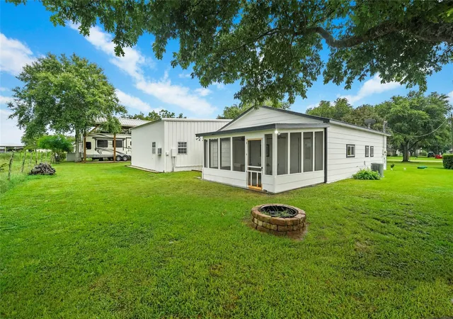 3rd image of 30720 Waller Spring Creek Rd, Waller, TX 77484 | MLS# 85915636