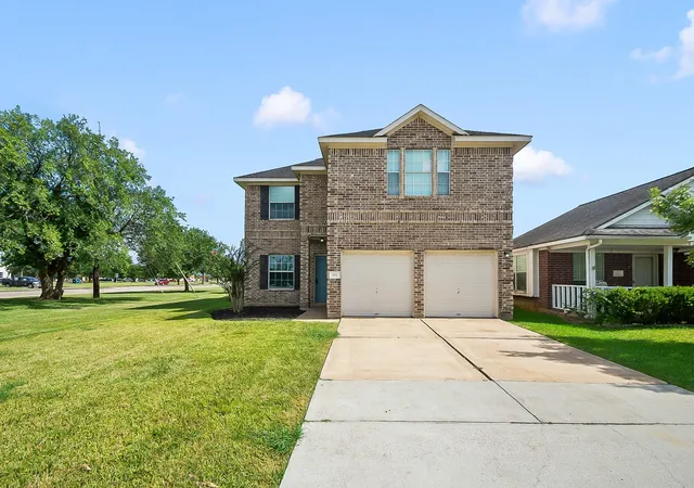 2nd image of 101 Cacao St, Lake Jackson, TX 77566 | MLS# 23248312