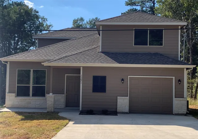 Photo 2 of Single family home for sale at 15671 Oak Dr, Montgomery, TX 77356 | MLS# 10333828 | Listing updated on 2026-06-22