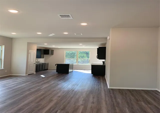 Photo 4 of Single family home for sale at 15671 Oak Dr, Montgomery, TX 77356 | MLS# 10333828 | Listing updated on 2026-06-22
