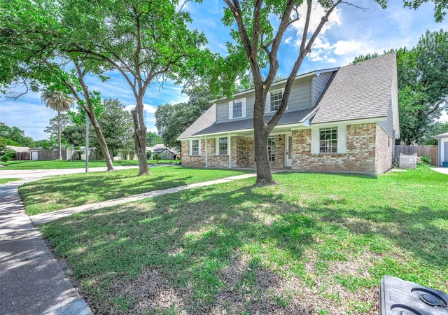 Photo 3 of Single family home for sale at 9014 Landwood Dr, Houston, TX 77040 | MLS# 37851409 | Listing updated on 2026-08-23
