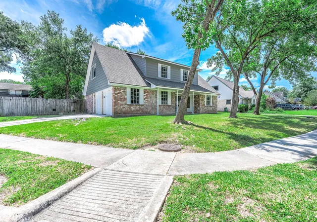 Photo 3 of Single family home for sale at 9014 Landwood Dr, Houston, TX 77040 | MLS# 37851409 | Listing updated on 2026-08-23