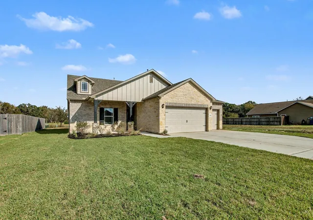 Homes for sale in West Columbia, TX | 414 Wellshire Dr, West Columbia, TX 77486 | MLS# 50208808