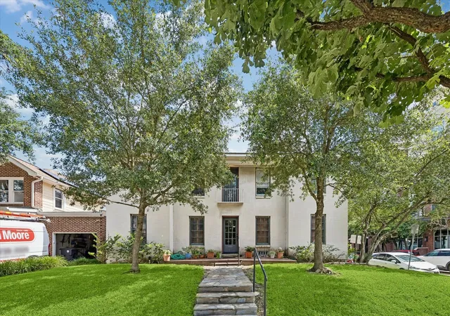 Photo 1 of Sale Pending at 1657 Bonnie Brae St, Houston, TX 77006 | MLS# 51378159 | Listing updated on 2026-09-09