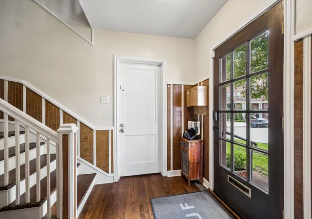 Photo 3 of Sale Pending at 1657 Bonnie Brae St, Houston, TX 77006 | MLS# 51378159 | Listing updated on 2026-09-09