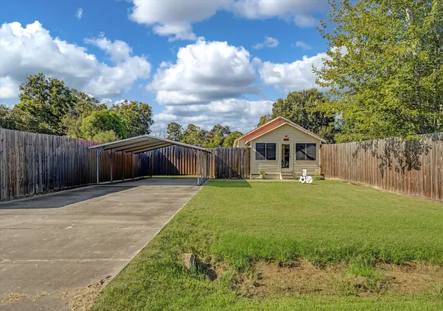 2nd image of 805 Trinity St, Anahuac, TX 77514 | MLS# 57959268