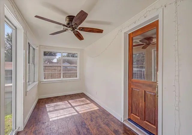 4th image of 805 Trinity St, Anahuac, TX 77514 | MLS# 57959268