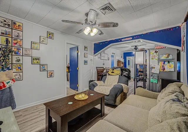 5th image of 805 Trinity St, Anahuac, TX 77514 | MLS# 57959268
