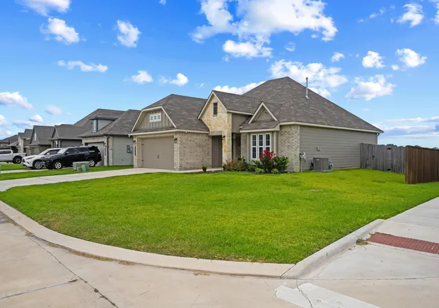 Homes for sale in Brenham, TX | 2040 Muscadine Trail, Brenham, TX 77833 | MLS# 3206377