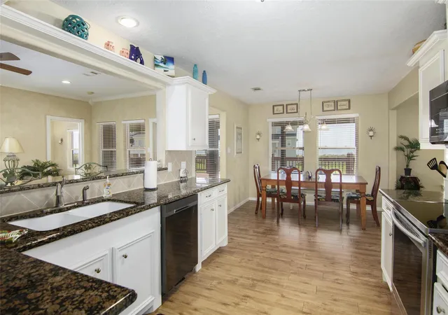 Photo 4 of Single family home for sale at 3933 Biscayne Beach Rd, Port Bolivar, TX 77650 | MLS# 41675523 | Listing updated on 2025-12-27