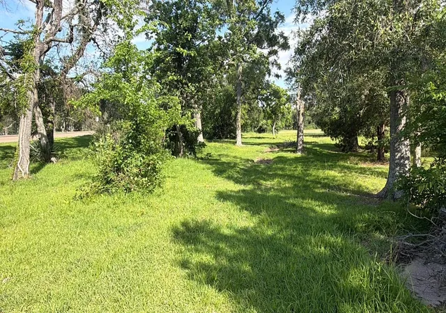3rd image of 1551 W Texas Ave, Baytown, TX 77520 | MLS# 84271218