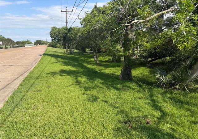 5th image of 1551 W Texas Ave, Baytown, TX 77520 | MLS# 84271218
