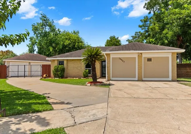Photo 1 of Single family home for sale at 16407 Valinda Ct, Houston, TX 77083 | MLS# 21038719 | Listing updated on 2026-09-19