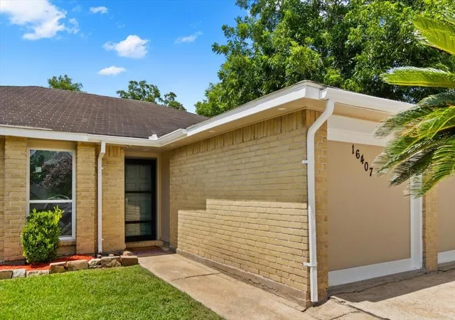 Photo 2 of Single family home for sale at 16407 Valinda Ct, Houston, TX 77083 | MLS# 21038719 | Listing updated on 2026-09-19