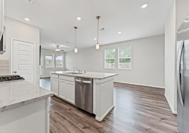 5th image of 5602 Giving Grace Way, Houston, TX 77048 | MLS# 81289408