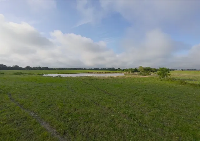 Photo 4 of Sale Pending at 415 Veterans Memorial Dr, Navasota, TX 77868 | MLS# 41910856 | Listing updated on 2026-09-25