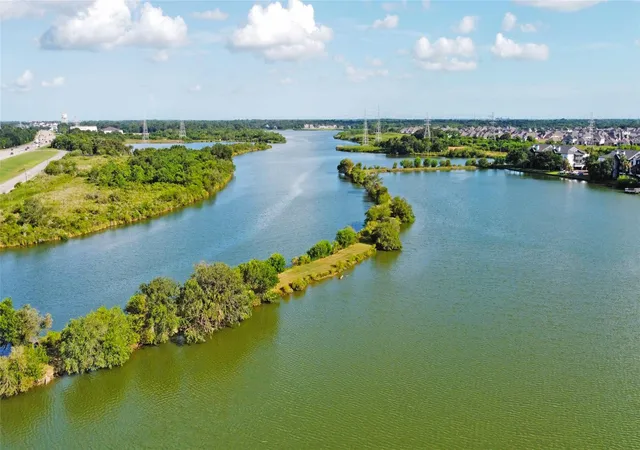 Homes for sale in Webster, TX | 18800 Egret Bay Blvd #1201, Webster, TX 77058 | MLS# 67973073
