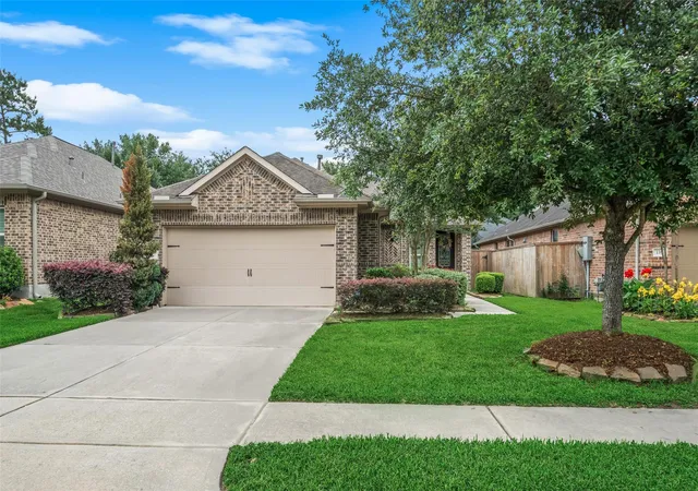 Photo 2 of Single family home for sale at 142 Elderberry Trl, Montgomery, TX 77316 | MLS# 73583640 | Listing updated on 2026-08-30