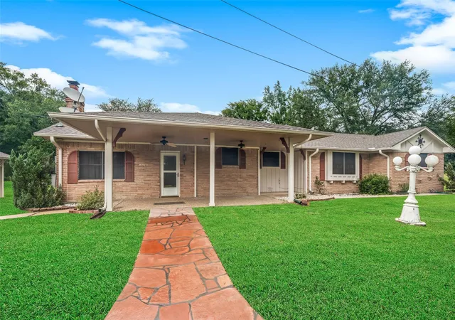 Photo 3 of Sale Pending at 700 Fm 2693 Rd W, New Waverly, TX 77358 | MLS# 54046800 | Listing updated on 2026-10-05